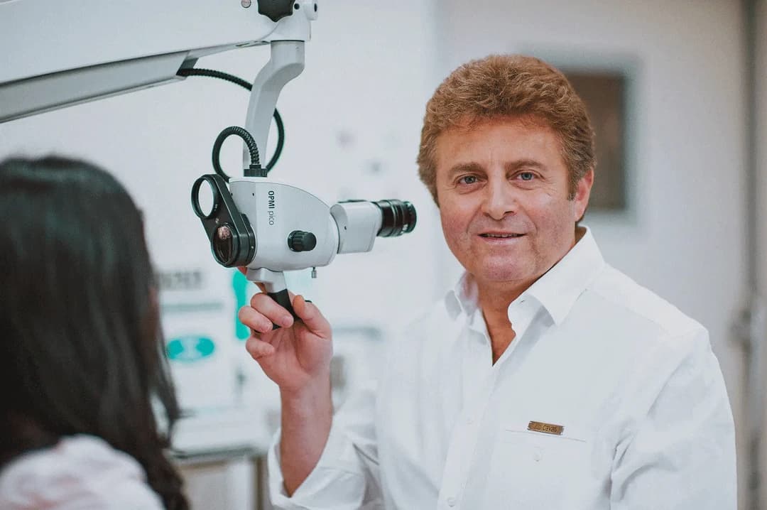 Dr. med. Fahri Yildiz, ENT specialist, during an examination